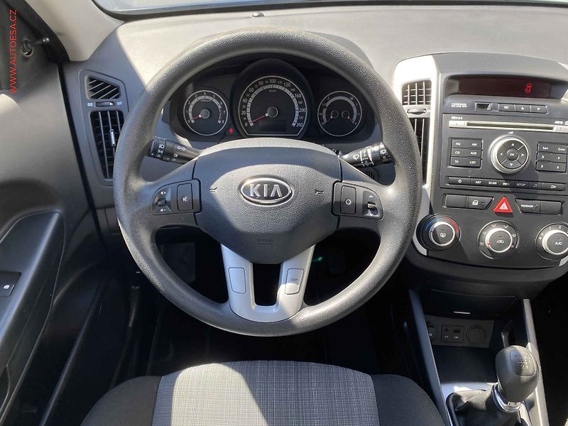 Kia Ceed (2010) 1.4 CVVT, Klima - fotka 11 z 15