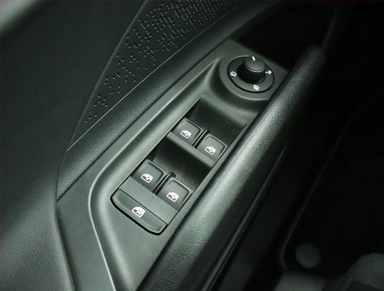 Škoda Enyaq (2023) Sportline 60 (62 kWh), SoH 93% - fotka 16 z 21