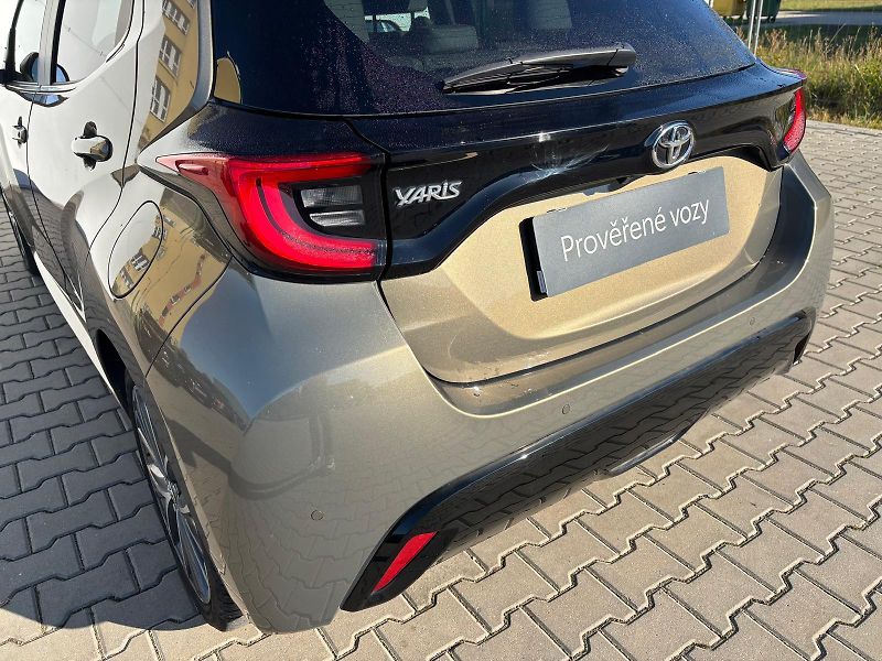 Toyota Yaris 1.5 Dynamic Force Executive AT - fotka 29 z 29