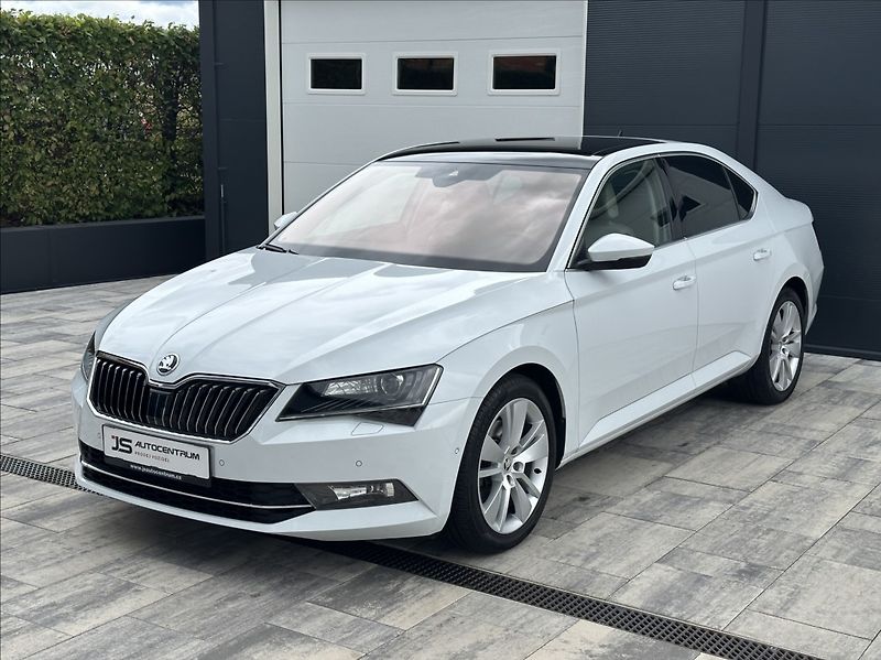 Škoda Superb 1,4 TSI 150PS  Style Plus 4x4 - fotka 2 z 58