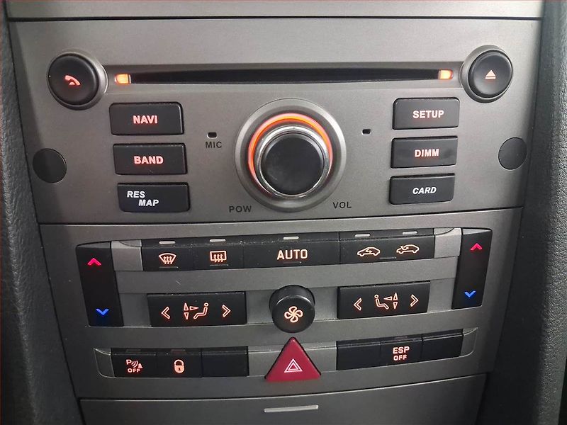 Peugeot 407 (2006) 1.6 HDi, Serv.kniha - fotka 18 z 18