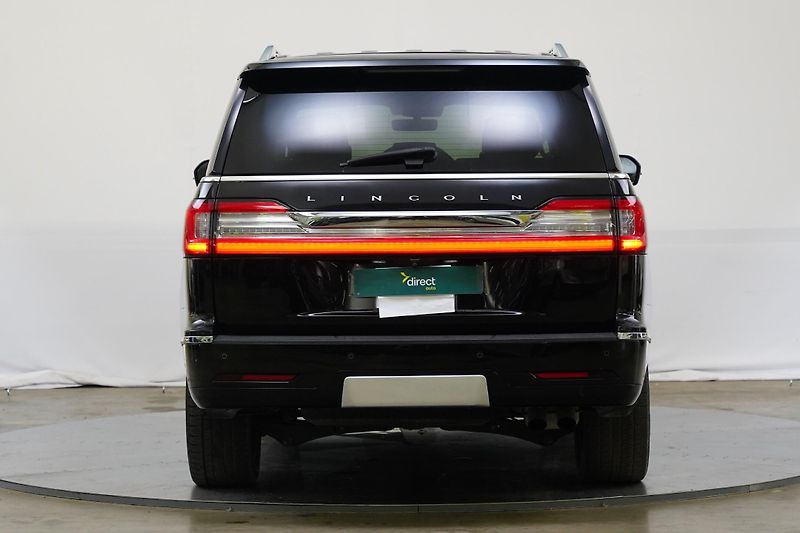 Lincoln Navigator - fotka 6 z 27