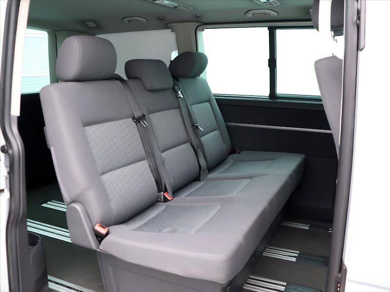Volkswagen Multivan 2,5 TDI 96kW Comfortline - fotka 13 z 29