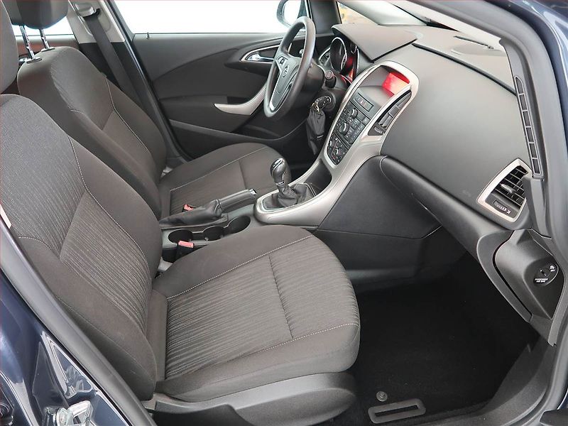 Opel Astra (2010) 1.6 16V, po STK, jezdí dobře - fotka 9 z 18