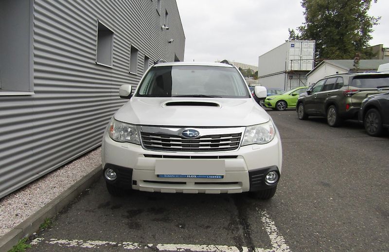 Subaru Forester (2009) 2,5 XT 5MT 169 kW ČR 1. maj. - fotka 6 z 24