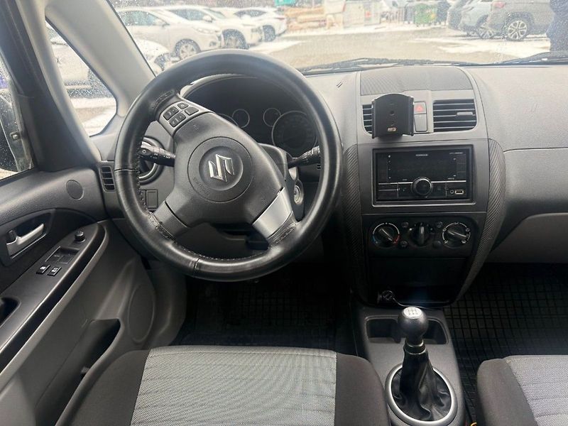 Suzuki SX4 1,6 4x2 - fotka 7 z 11
