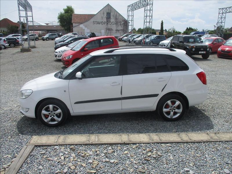 Škoda Fabia 1,4 i 16v, klima,servis,tažné, - fotka 4 z 34