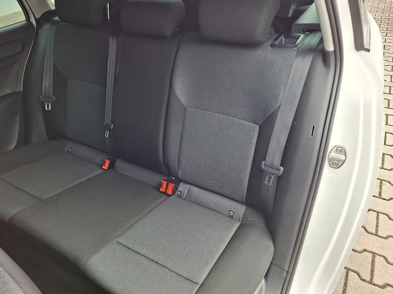 Škoda Rapid (2016) 1.2TSI 66kW - fotka 26 z 35