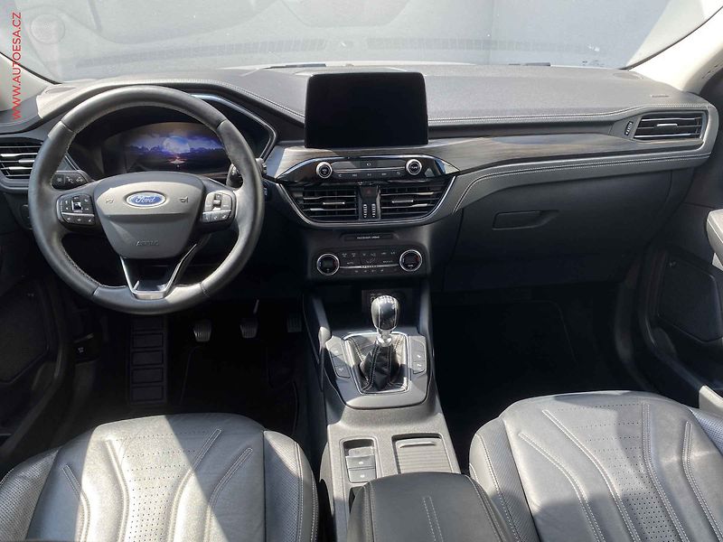 Ford Kuga (2021) 2.0 TDCi, Vignale, LED, navi - fotka 8 z 18