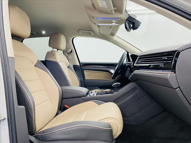 Volkswagen Touareg 3,0 Elegance nez. topení - fotka 7 z 26