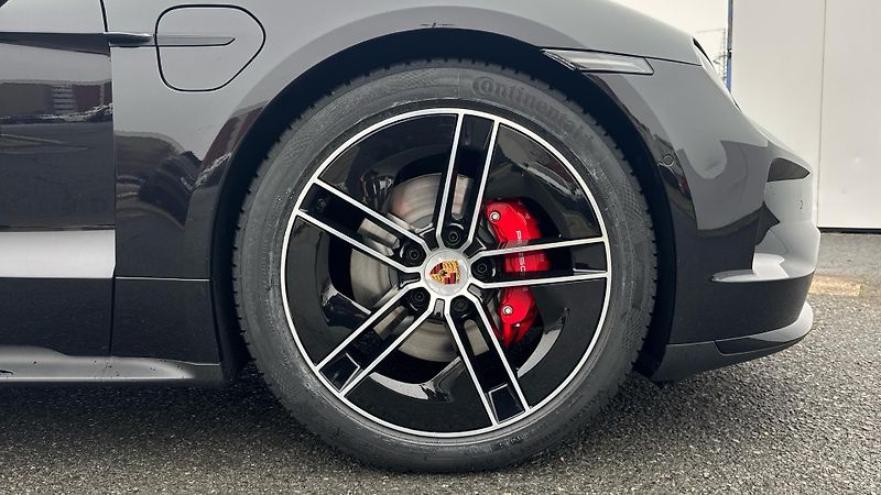 Porsche Taycan (2025) 4S Sport Tursimo 4S - fotka 11 z 30