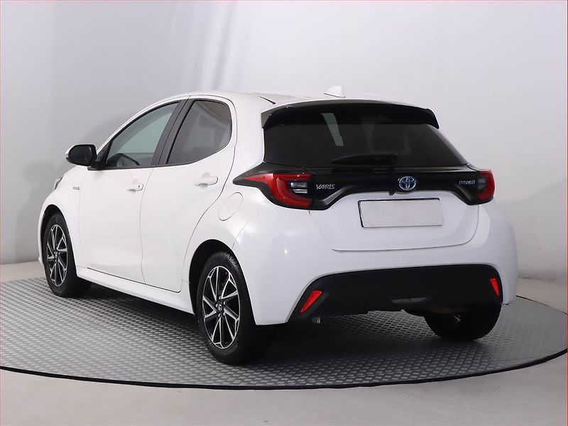 Toyota Yaris (2021) Style 1.5 Hybrid, Automat - fotka 4 z 21