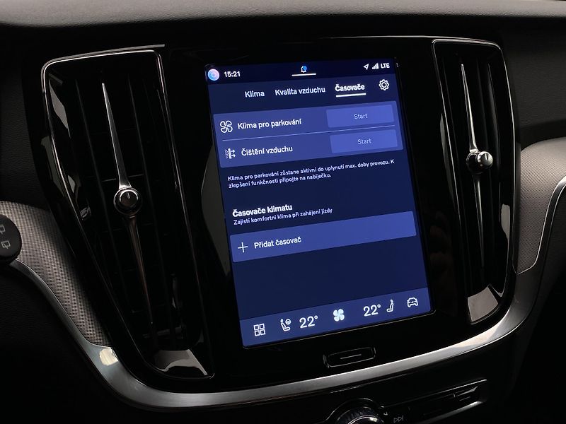 Volvo V60 T6 AWD PLUG-IN DARK REZERVACE - fotka 40 z 58