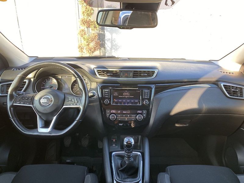 Nissan Qashqai 1.3DIG-T, ČR, manual, serviska - fotka 11 z 26