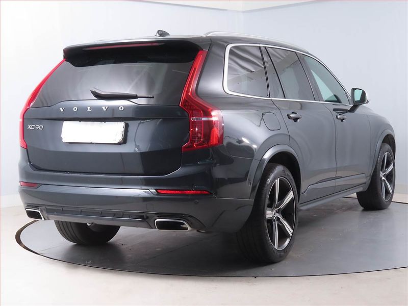 Volvo XC90 (2018) R-Design D5 AWD, R-Design, 4x4 - fotka 5 z 16