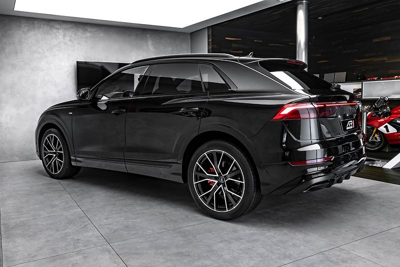 Audi Q8 50TDI FL S-line Laser B&O - fotka 7 z 11