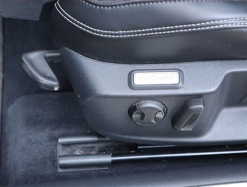 Volkswagen Passat (2018) R-Line 2.0 TDI, Automat, Kůže - fotka 19 z 22
