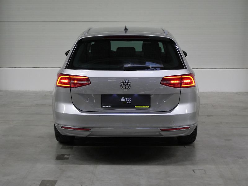 Volkswagen Passat - fotka 6 z 25