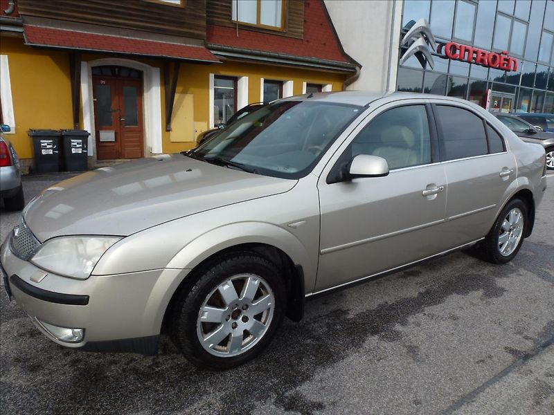 Ford Mondeo 2,5 i V6 24V Ghia Automat - fotka 9 z 49