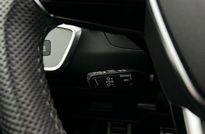 Audi A6 Avant 55 e TFSI Q S-Line Matrix Taž  - fotka 26 z 29