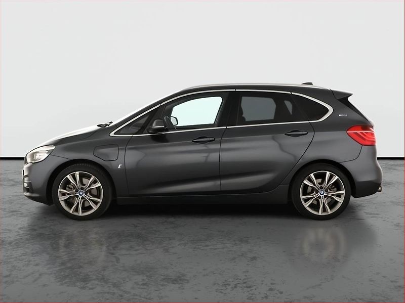 BMW Řada 2 (2016) 225xe Active Tourer, 4X4 - fotka 3 z 22