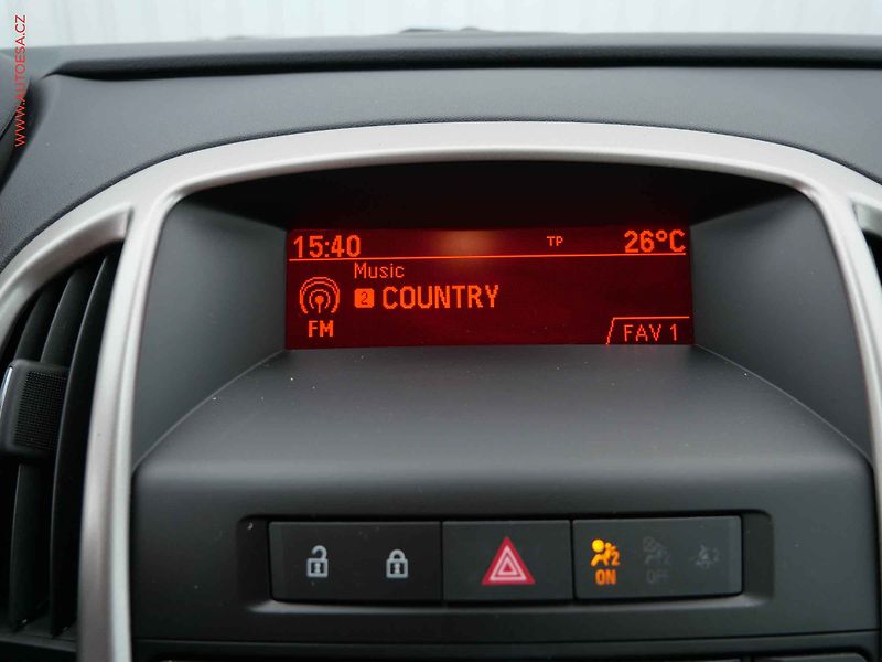 Opel Astra (2011) 1.4 i, AC, výhřev sed - fotka 17 z 19