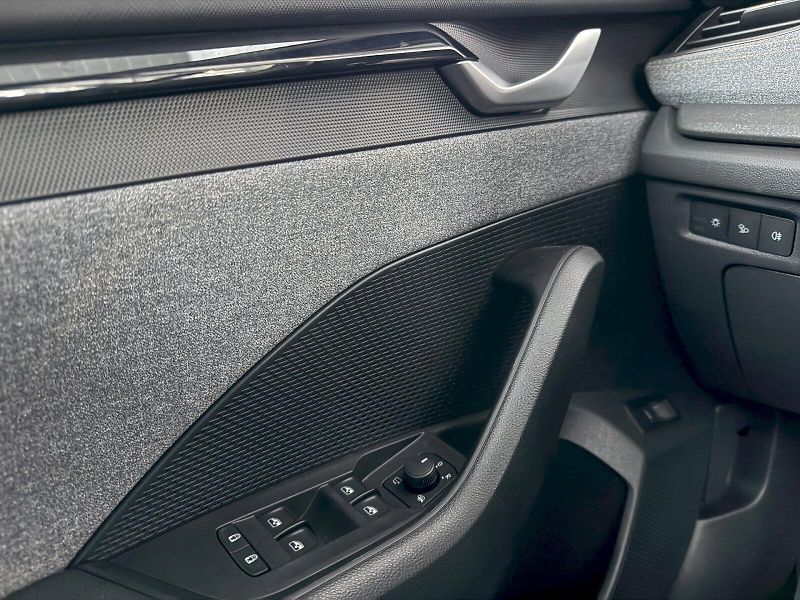 Škoda Octavia (2024) Combi Top Selection 1,5 TSI/ 1 - fotka 7 z 27