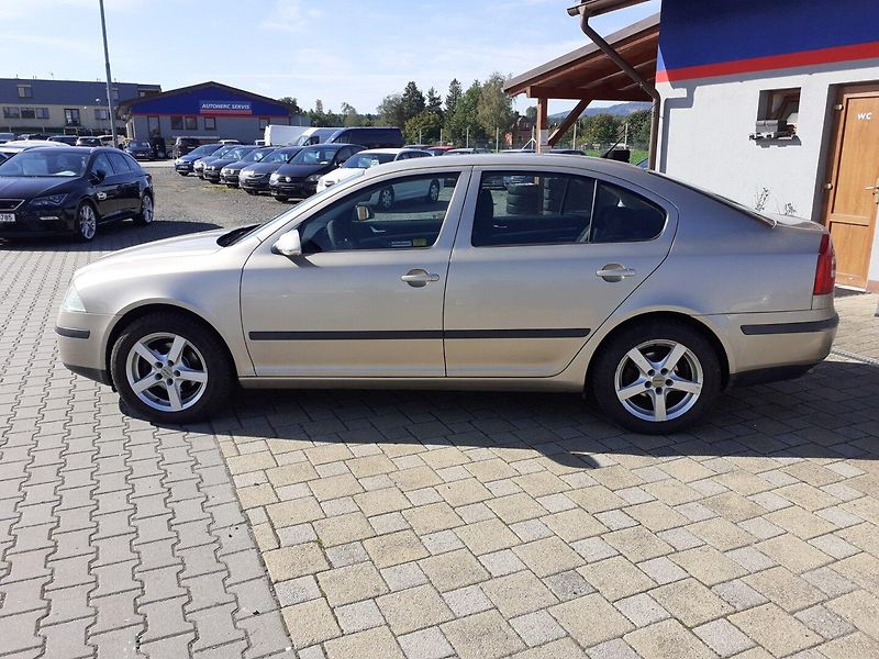 Škoda Octavia (2006) 1.9 TDi  1.MAJ.ČR - fotka 6 z 47