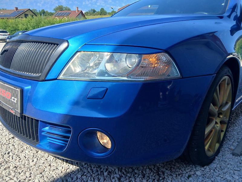 Škoda Octavia 2.0 TFSi RS combi - fotka 29 z 34