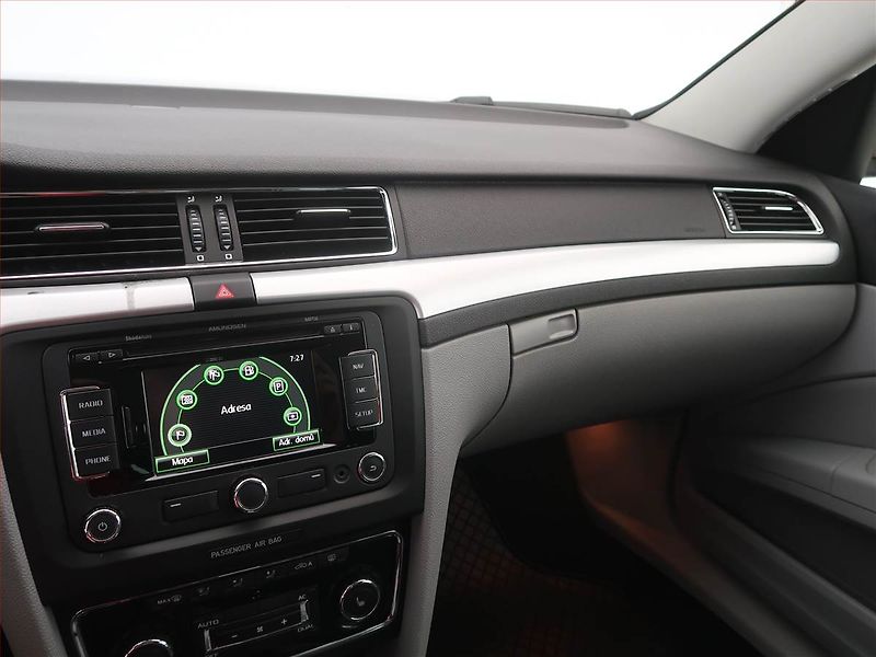 Škoda Superb (2010) Elegance 2.0 TDI, Automat - fotka 10 z 15