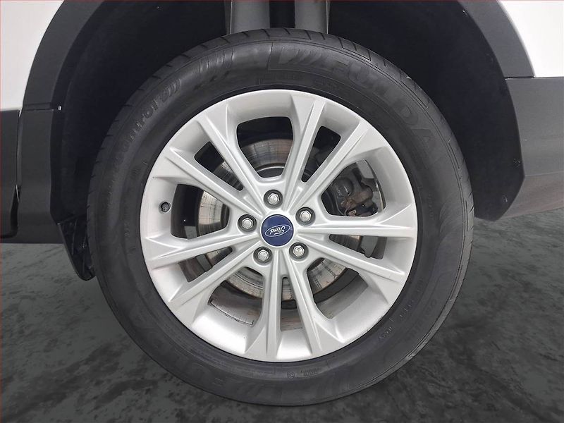 Ford Kuga (2018) 2.0 TDCi, 4X4, Serv.kniha - fotka 15 z 16
