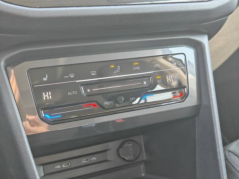 Volkswagen Tiguan Elegance 7DSG 1,5TSi - fotka 18 z 24