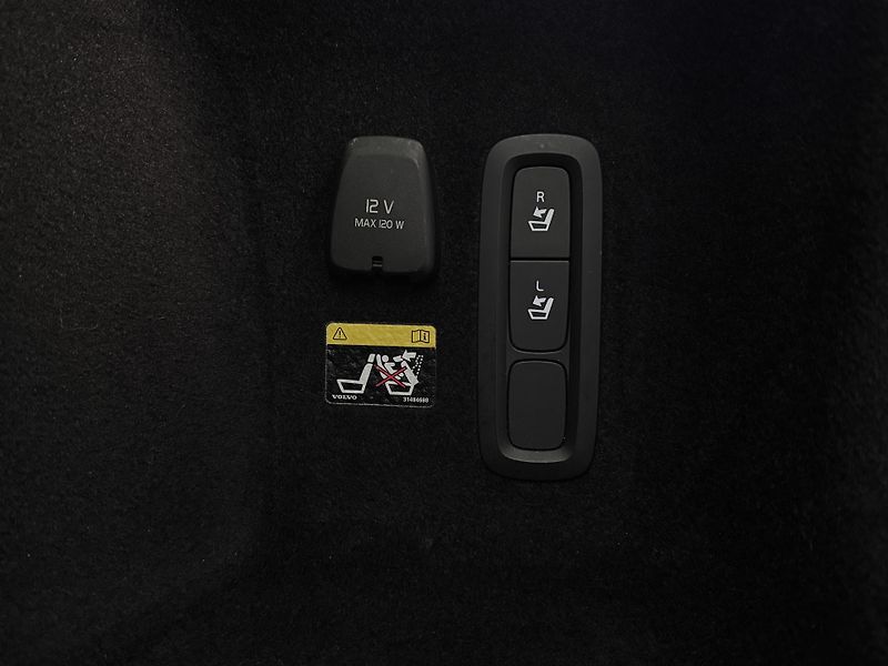 Volvo V60 CC D4 AWD MOMENTUM POLESTAR  - fotka 25 z 40