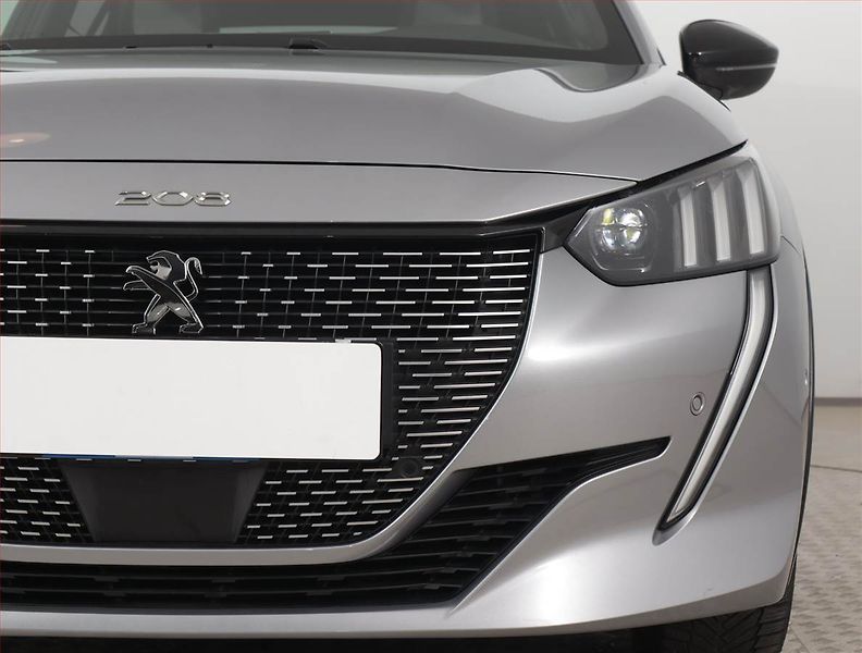 Peugeot 208 (2020) GT 50 kWh, SoH 90%, Automat - fotka 16 z 22