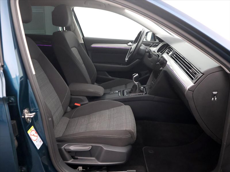 Volkswagen Passat 1,5 TSI 110kW Business - fotka 12 z 34