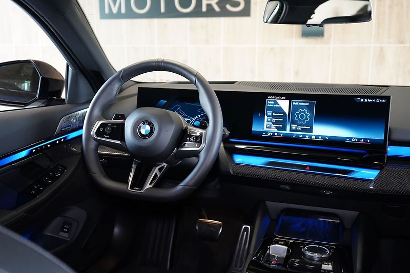 BMW Řada 5 540d xDrive Touring, Nezávislé - fotka 43 z 44