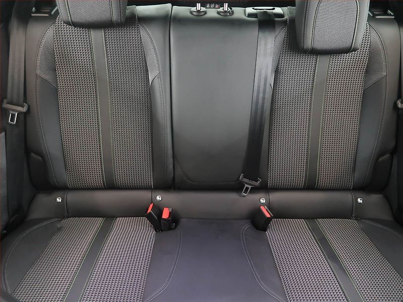 Peugeot 2008 (2022) GT 1.2 PureTech, Serv.kniha - fotka 10 z 12