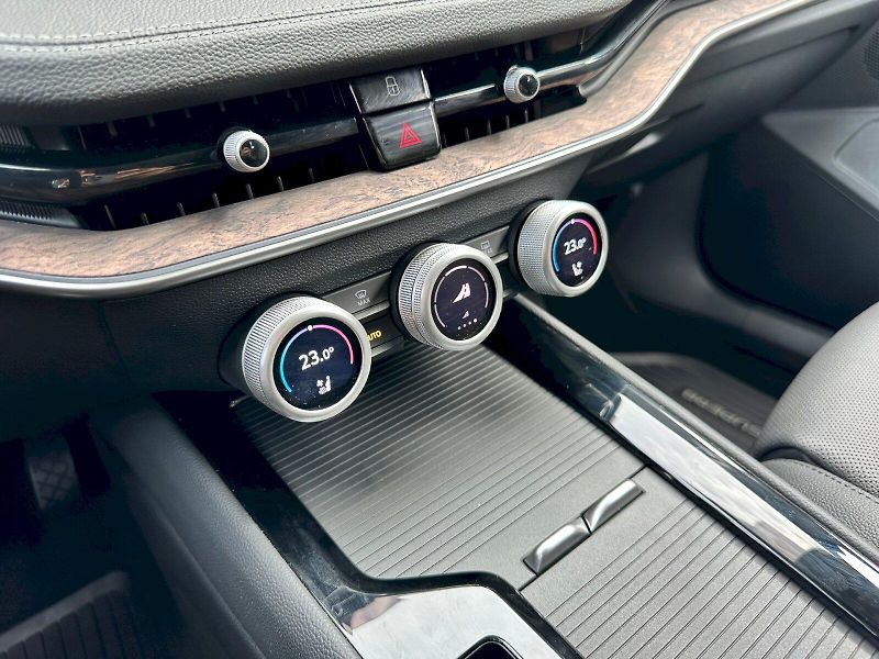 Škoda Superb (2024) 2.0 TDI 142kW 4x4 L&K Combi DS - fotka 21 z 27