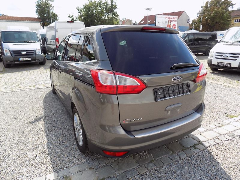 Ford Grand C-MAX 2,2 TDCI 103 KW AUTO/AC, TEMP - fotka 13 z 45