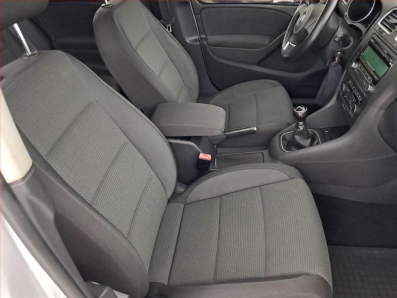 Volkswagen Golf (2012) 1.2 TSI, Tempomat - fotka 9 z 18