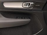 Volvo XC40 (2026) B3 AUT DARK PLUS - náhled 24