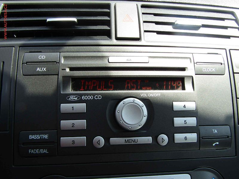 Ford C-MAX (2008) 1.8 i, AC, tažné - fotka 14 z 19