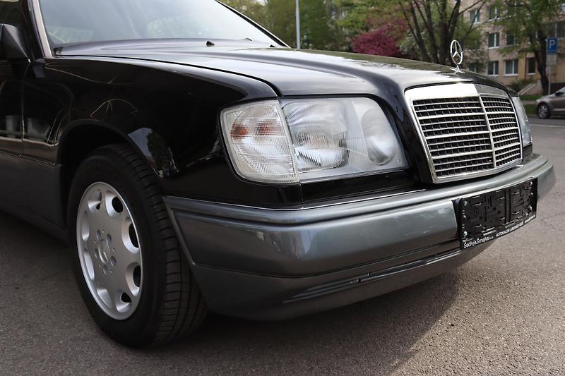 Mercedes-Benz 124 E320 CABRIO 162kW - fotka 6 z 50
