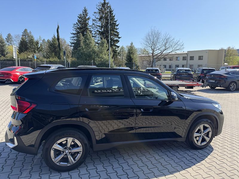 BMW X1 (2024) 18i 100kW LED KAMERA CZ - fotka 11 z 40