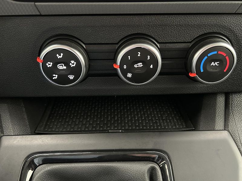 Nissan Townstar 1.3 DIG-T Connecta - fotka 15 z 29