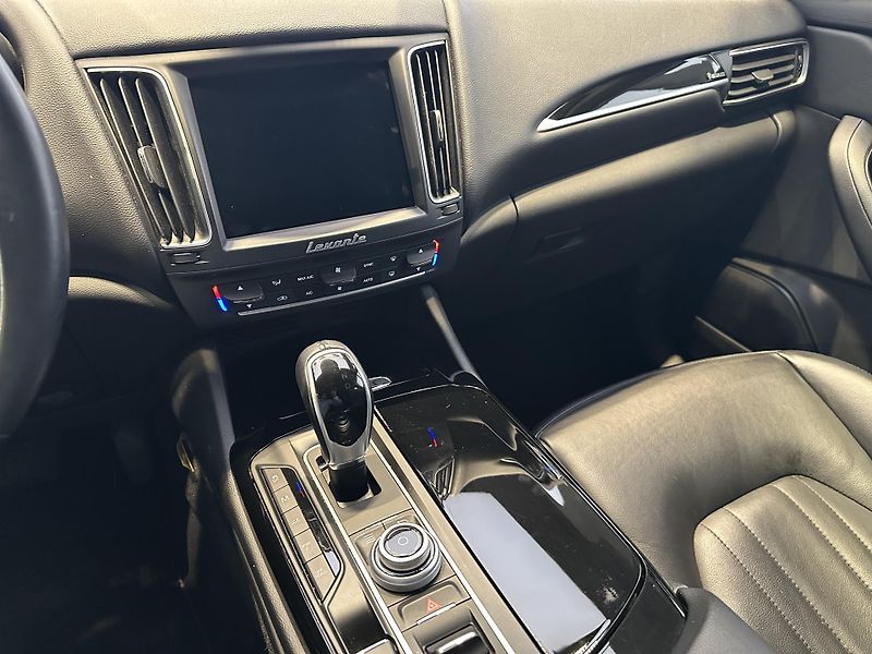 Maserati Levante (2018) Diesel 275HP - fotka 16 z 18