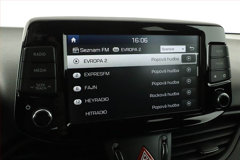 Hyundai i30 (2019) Smart 1.0 T-GDI, Serv.kniha - fotka 9 z 14