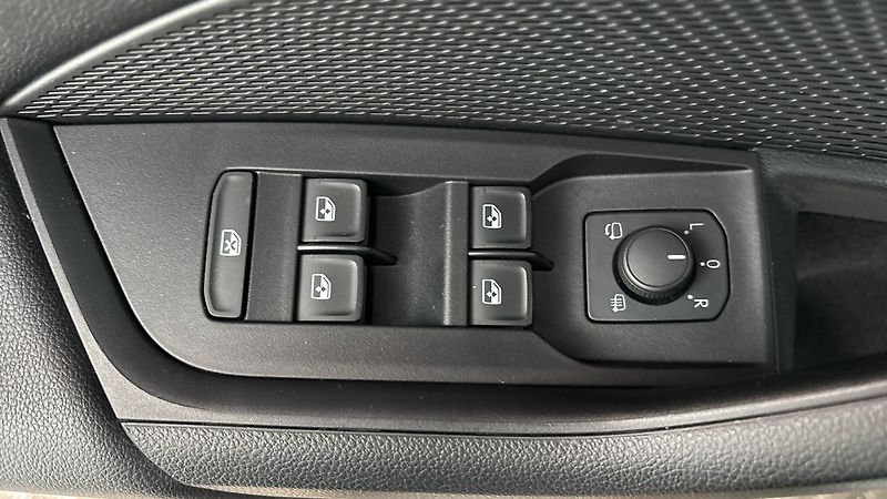Škoda Octavia 2.0 TDI DSG Style Combi - fotka 21 z 25