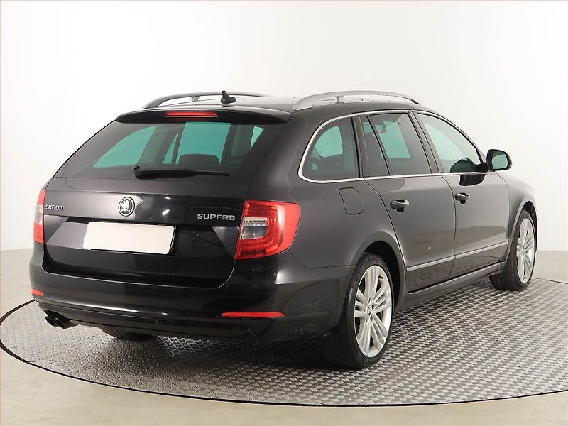 Škoda Superb (2013) Elegance 2.0 TDI, Automat - fotka 5 z 19