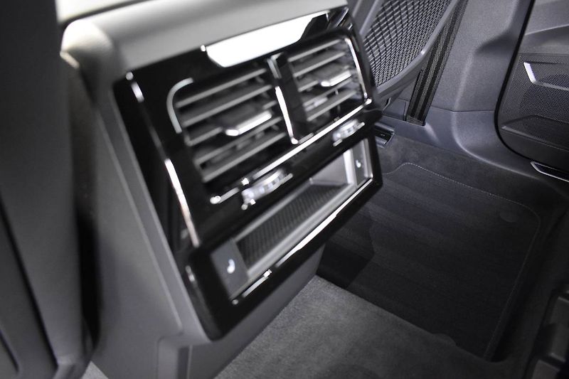 Volkswagen Touareg (2026) R-line 3.0TDI 210kW, 5 let zár - fotka 13 z 23